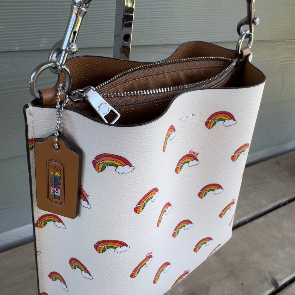 Like NEW Coach Mollie 22 Bucket Bag 🌈Rainbow Print Canvas & Leather w/ Wallet - Picture 5 of 7